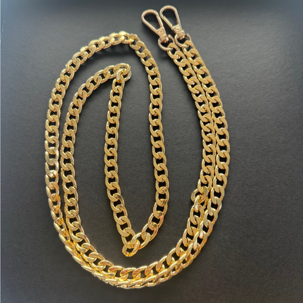 GOLD TONED CHAIN FOR BAG OR WALLET NEW